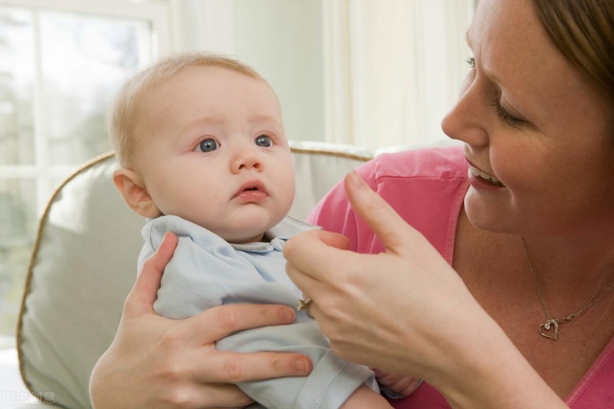 语言发育迟缓的宝宝，通过早期的手势语言就能看出端倪，你知道吗