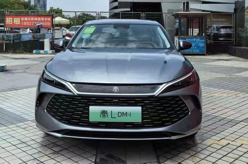 比亚迪秦L DM-i怎么选？首推120KM卓越型，13.98万上顶配！