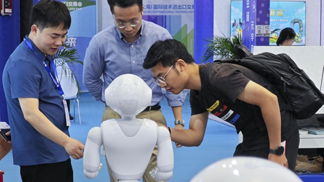 45款智能机器人将亮相2024世界人工智能大会，观众注册通道已开放