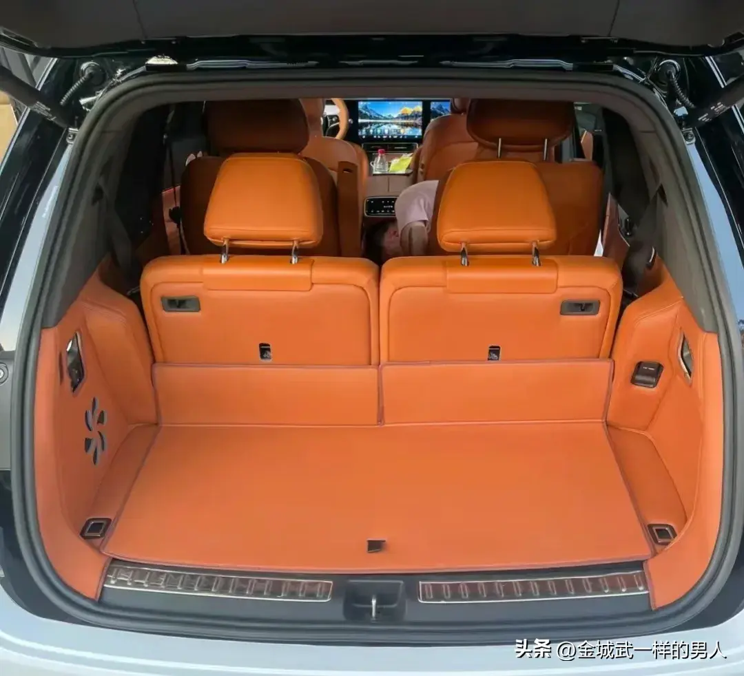 问界M9:传统豪华SUV终结者！